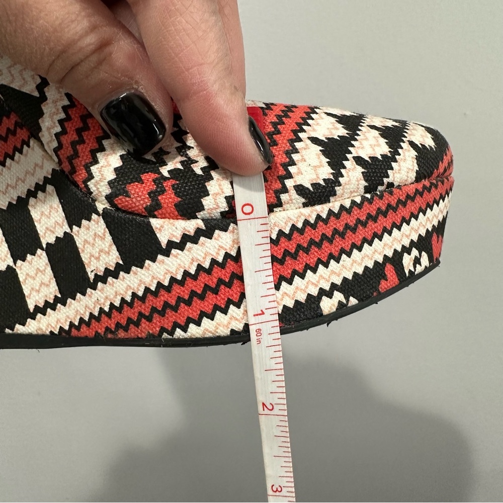 Gianni Bini Aztec Pattern Wedge Platform Shoes Size 6 - Picture 7 of 16